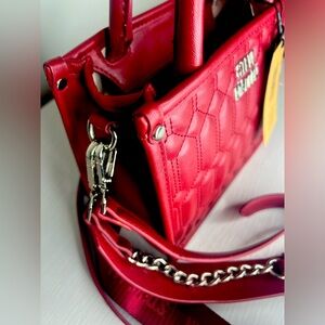 NWT STEVE MADDEN SMALL
CROSSBODY SATCHEL SHOULDER BAG
BNIKO